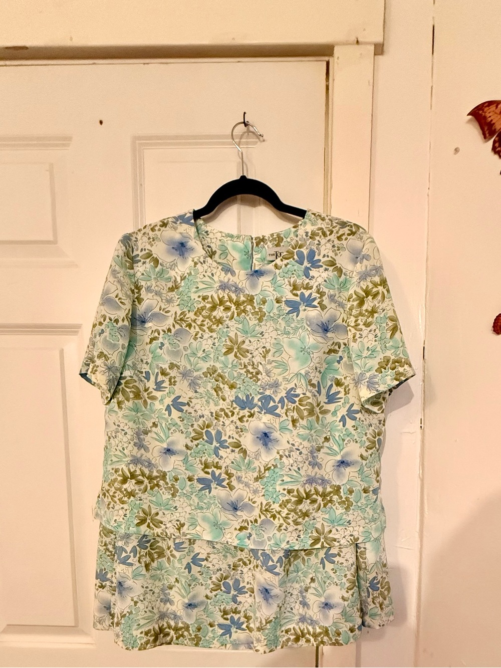 Vintage Floral Short-Sleeve Women’s Top Skirt set- Blue & Green